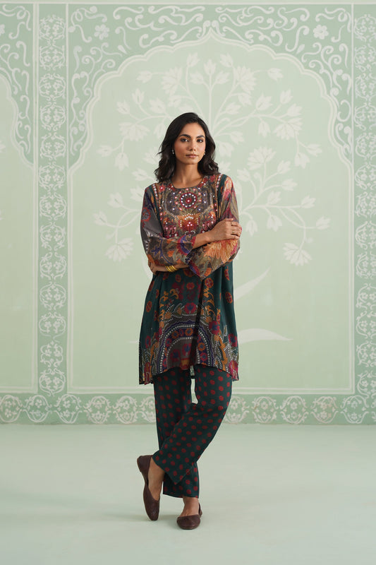 Kinni Printed Hand Embroidered Crepe Matching Set - Neetika Chopra