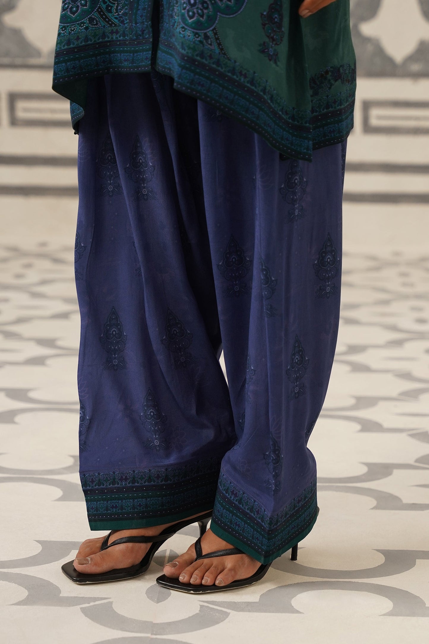 Noor Crepe Printed Suit Set