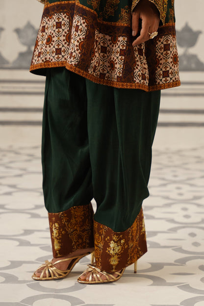 Arya Crepe Hand Embroidered Suit Set