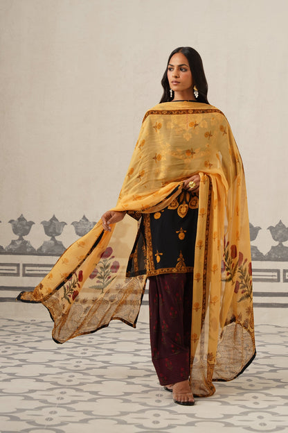 Areeba Crepe Printed Suit Set