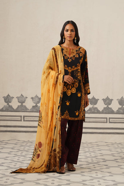 Areeba Crepe Printed Suit Set
