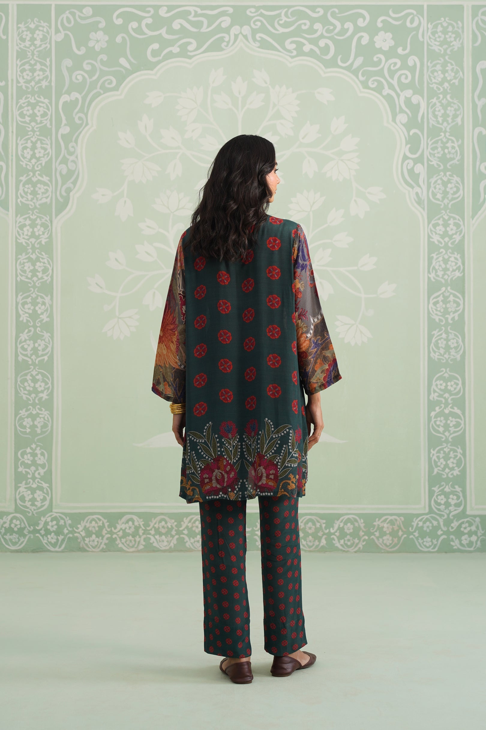 Kinni Printed Hand Embroidered Crepe Matching Set - Neetika Chopra