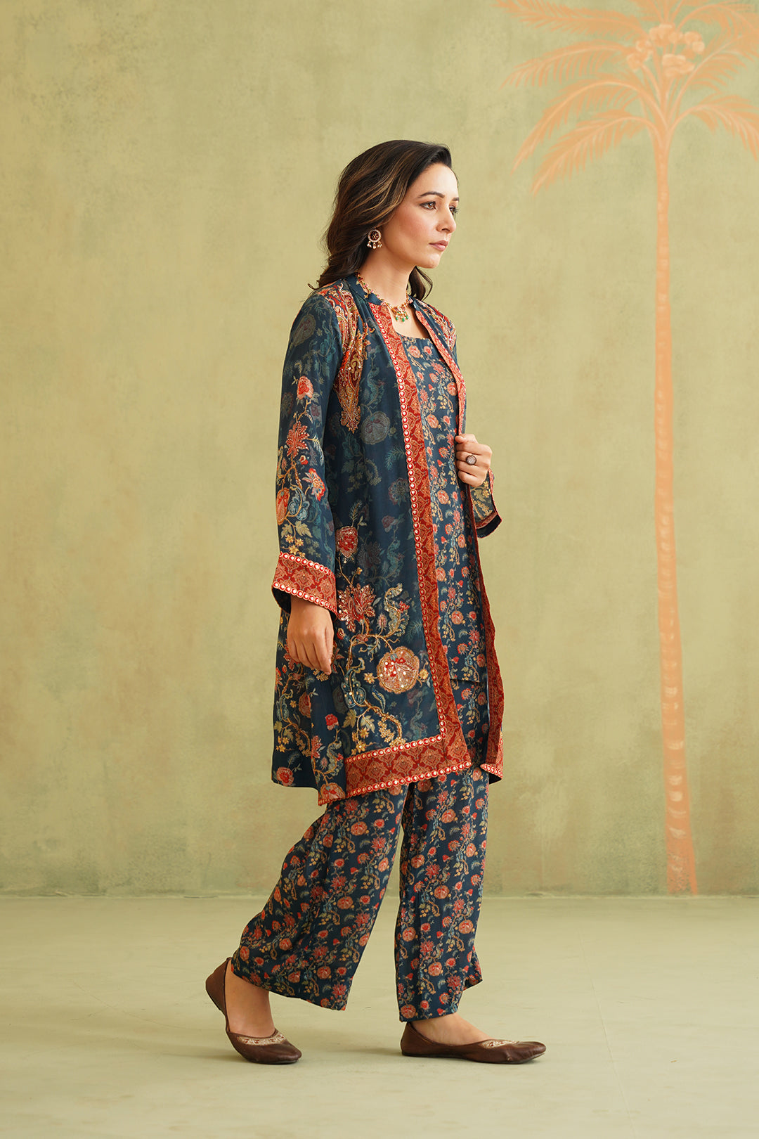 FAYRA HAND EMBROIDERED CREPE MATCHING SET - Neetika Chopra
