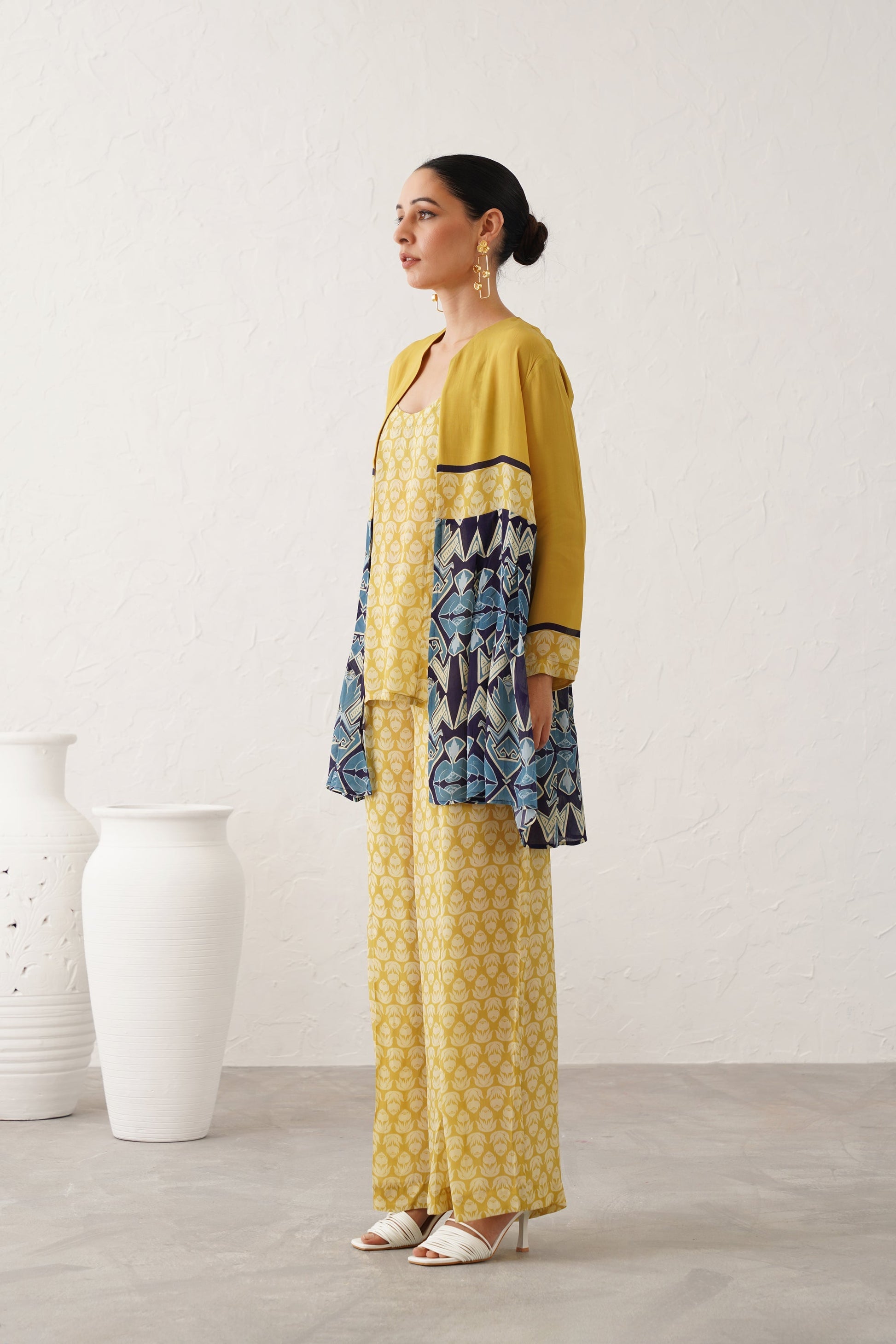 Daisy Daze Printed Crepe Set - Neetika Chopra