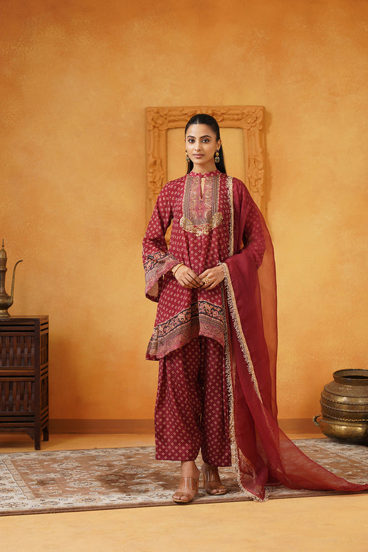 Arshia Hand Embroidered Crepe Matching Set - Neetika Chopra